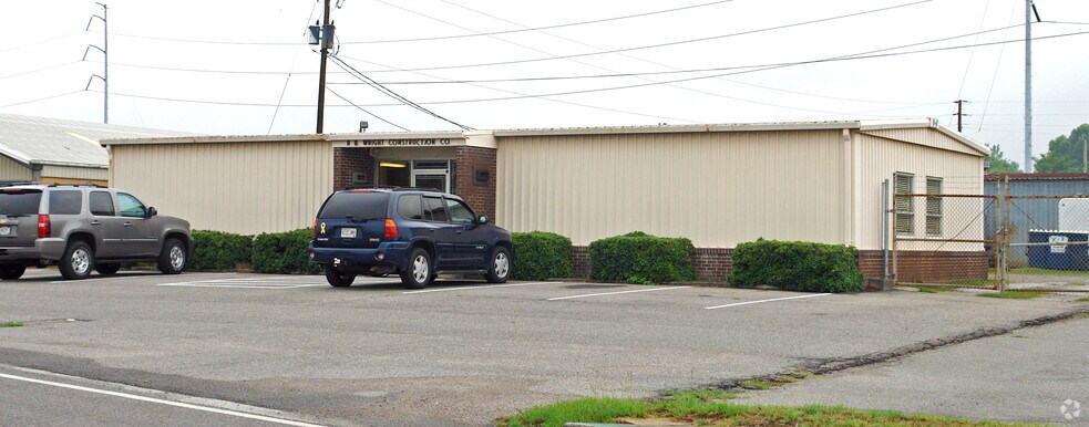 More Photos Of 1227 Gordon Park Rd, Augusta Light Distribution For Sale