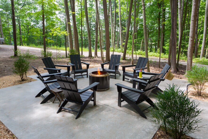 More Photos Of 7103 Lake View Rdg, Lake Ann Hospitality For Sale