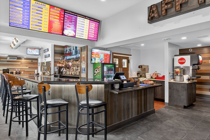 More Photos Of 8713 Gravois Rd, Saint Louis Restaurant For Sale