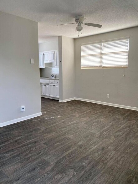 More Photos Of 1110 Caliente Dr, Jacksonville Apartments For Sale