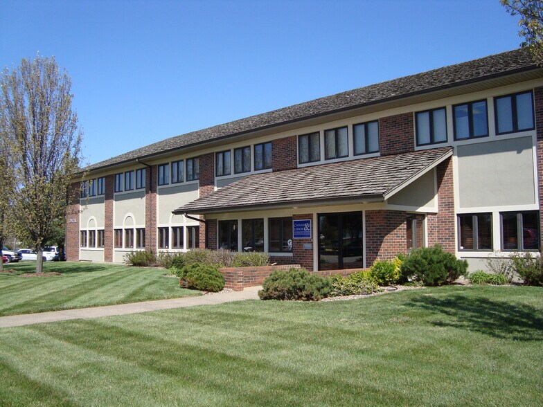 More Photos Of 2942 SW Wanamaker Dr, Topeka Office For Lease