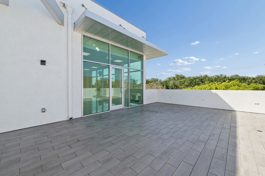 More Photos Of 11259 Washington Blvd, Culver City Medical For Sale