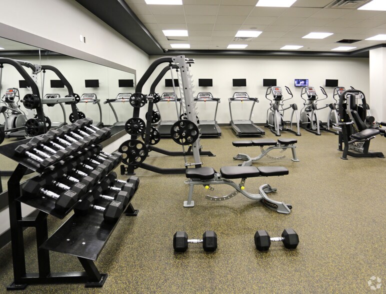 More Photos Of 1 Executive Dr, Fort Lee Apartments For Lease