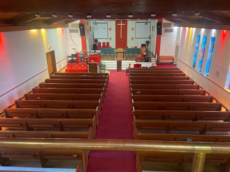 More Photos Of 1570 Chambers Rd, Dellwood Religious Facility For Lease