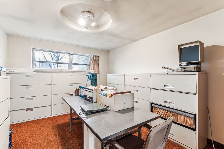 More Photos Of 1453 Edgmont Ave, Chester Office For Sale