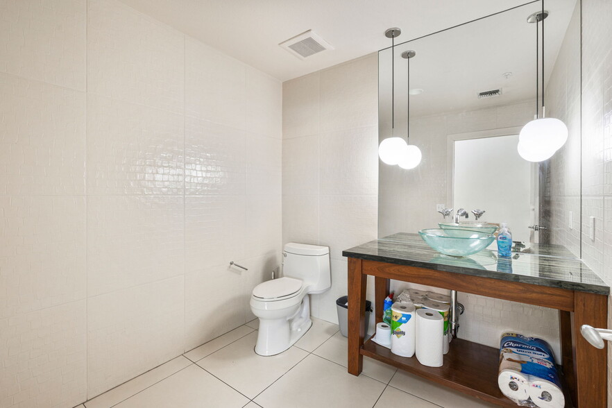 More Photos Of 75090 St. Charles Pl, Palm Desert Warehouse For Lease