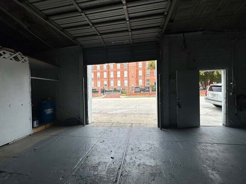 More Photos Of 1811 E 2nd Ave, Tampa Warehouse For Lease