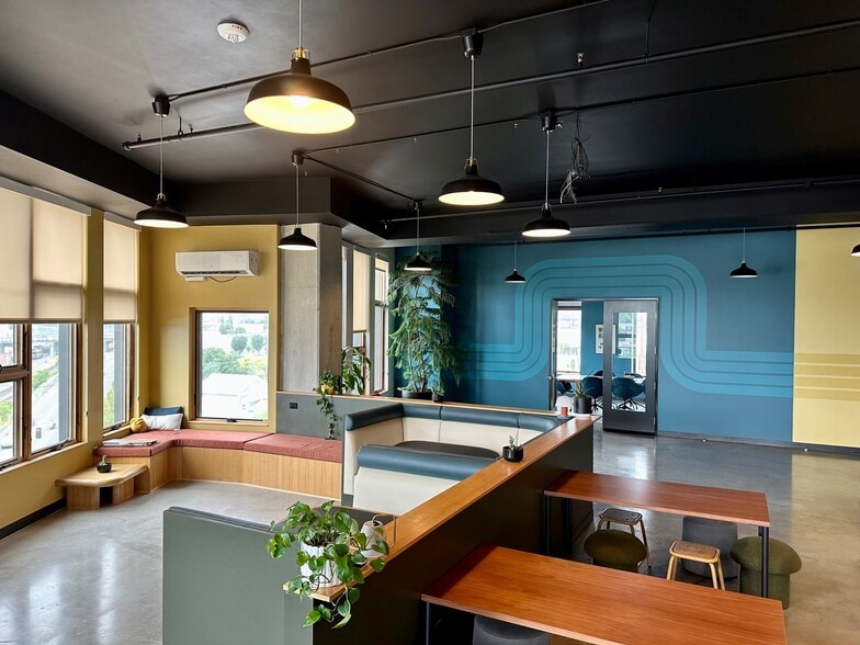 More Photos Of 959 SE Division St, Portland Loft Creative Space For Lease