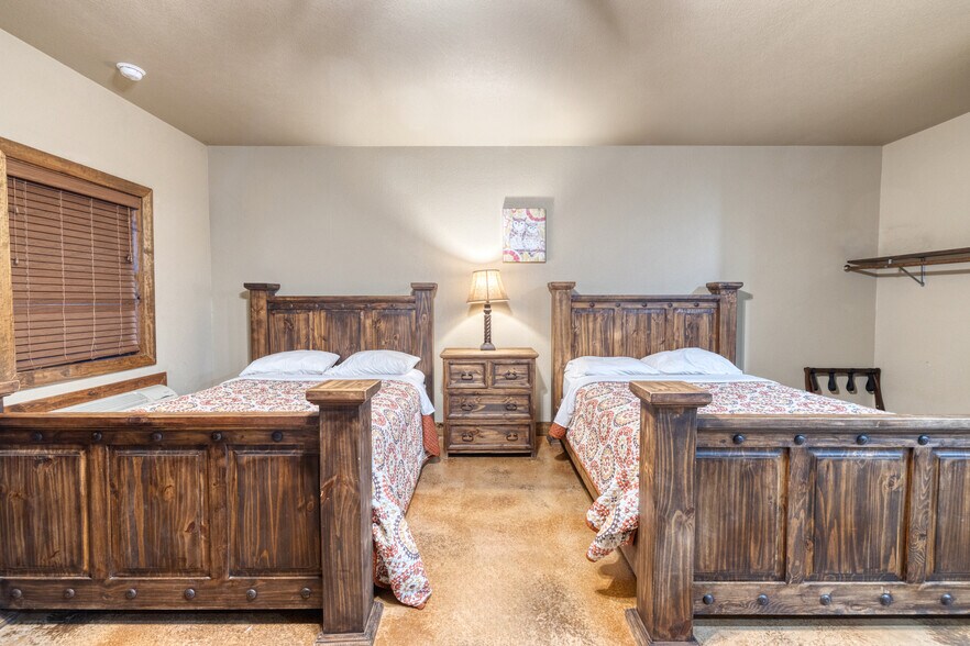 More Photos Of 16 Mountain Laurel Ln, Concan Hospitality For Sale