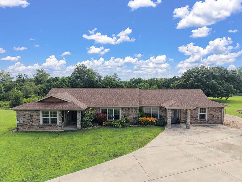 More Photos Of 19824 State Highway 112, Cassville Apartments For Sale