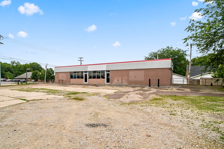 More Photos Of 324 N Main St, New Carlisle Restaurant For Sale