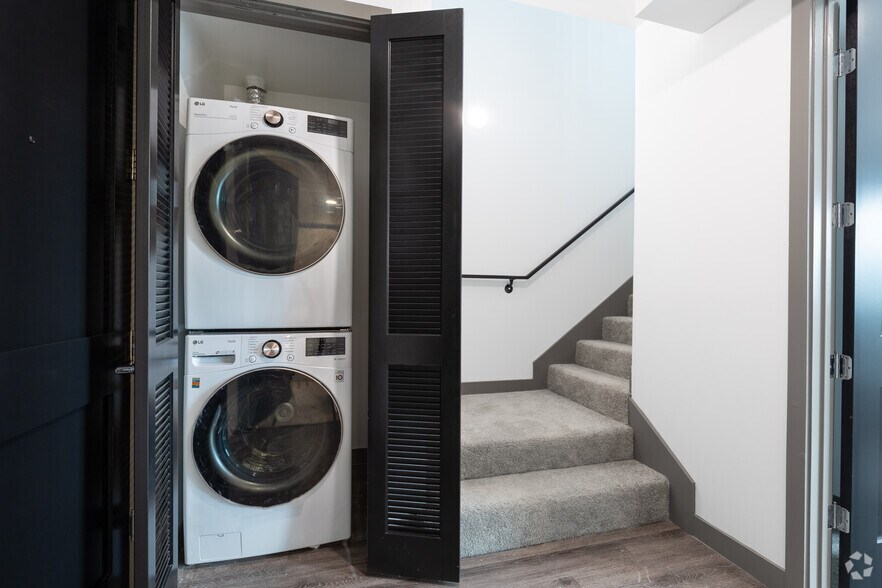 More Photos Of 552 N Hobart Blvd, Los Angeles Apartments For Sale