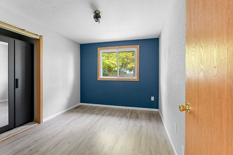 More Photos Of N5367 Mayflower Rd, Shiocton Office For Sale