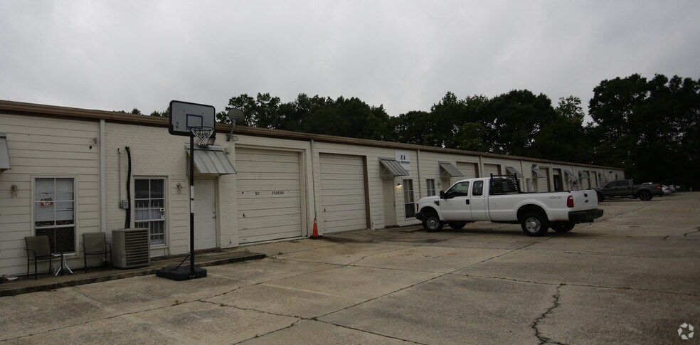 More Photos Of 11616 Industriplex Blvd, Baton Rouge Warehouse For Sale