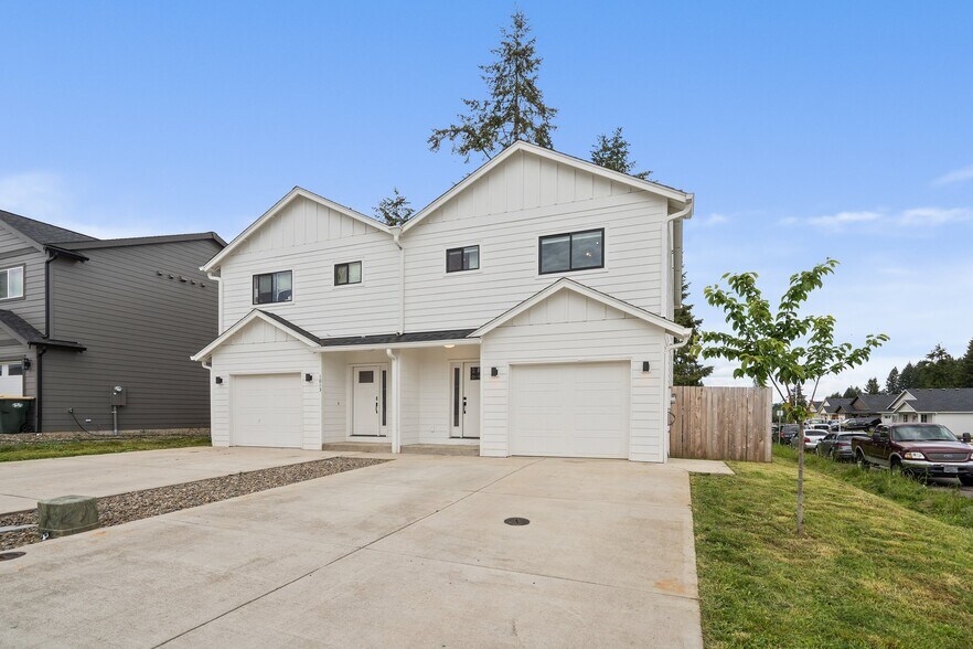 More Photos Of 1013 Peach Rd, Winlock Apartments For Sale