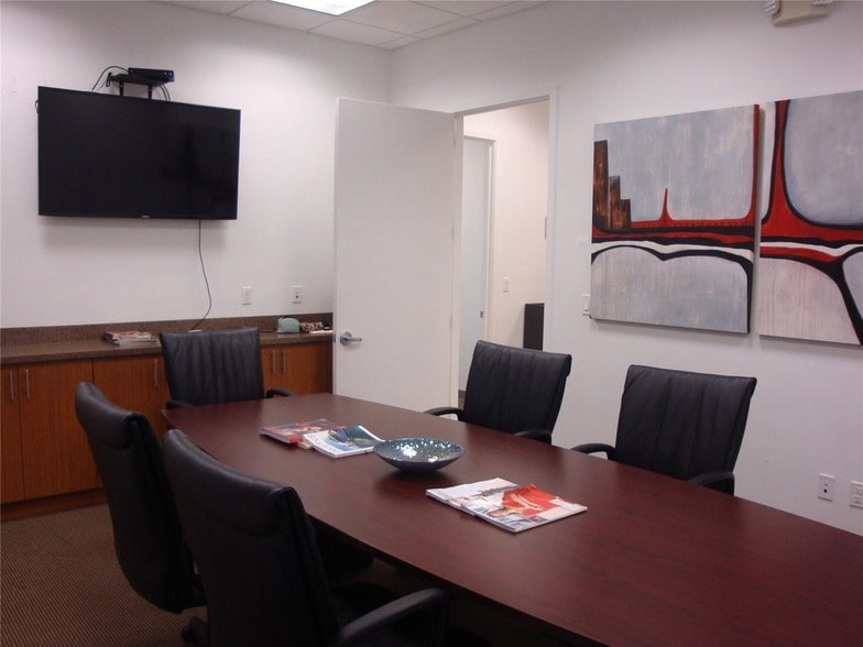 More Photos Of 1801-1837 NE 123rd St, North Miami Coworking Space