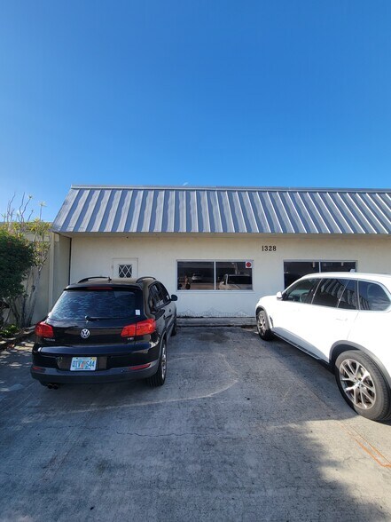 More Photos Of 1328 Lafayette St, Cape Coral Freestanding For Sale