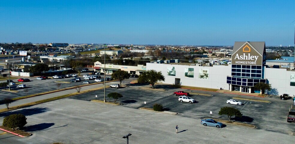 More Photos Of 15424 Fm-1825, Pflugerville Unknown For Lease