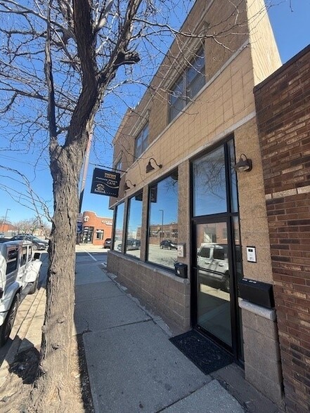 More Photos Of 6135 S Archer Rd, Summit Office For Lease