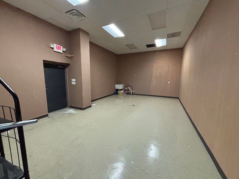 More Photos Of 4916 Illinois Rd, Fort Wayne Unknown For Lease