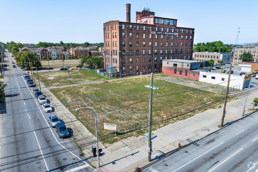 More Photos Of 430-440 E Broadway and Finzer, Louisville Land For Sale