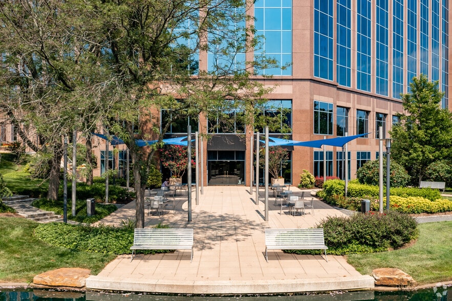 More Photos Of 2355 Dulles Corner Blvd, Herndon Office For Lease