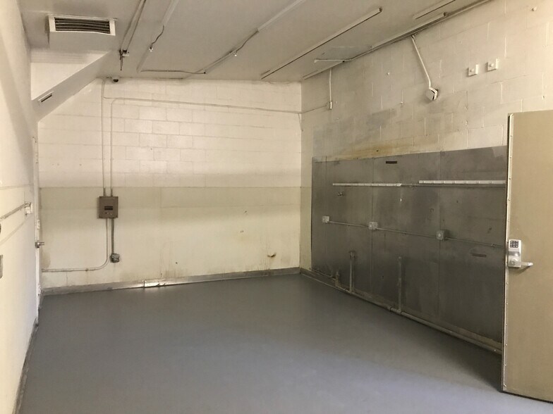 More Photos Of 6613 Hollis St, Emeryville Flex For Sale