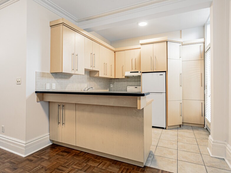 More Photos Of 24 Webster Av, Toronto Apartments For Sale