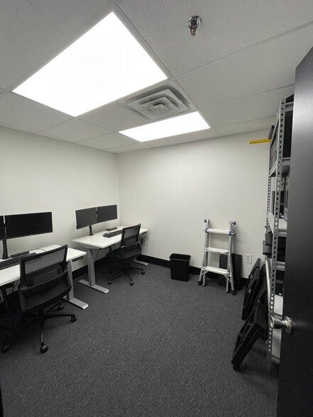 More Photos Of 223 NE Loop 820, Hurst Office For Sale