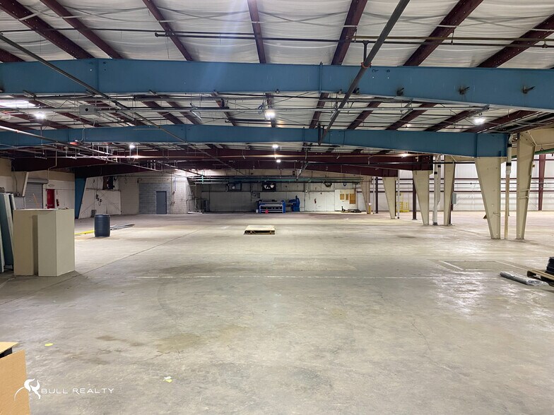 More Photos Of 210 E Lukken Industrial Dr, Lagrange Warehouse For Lease