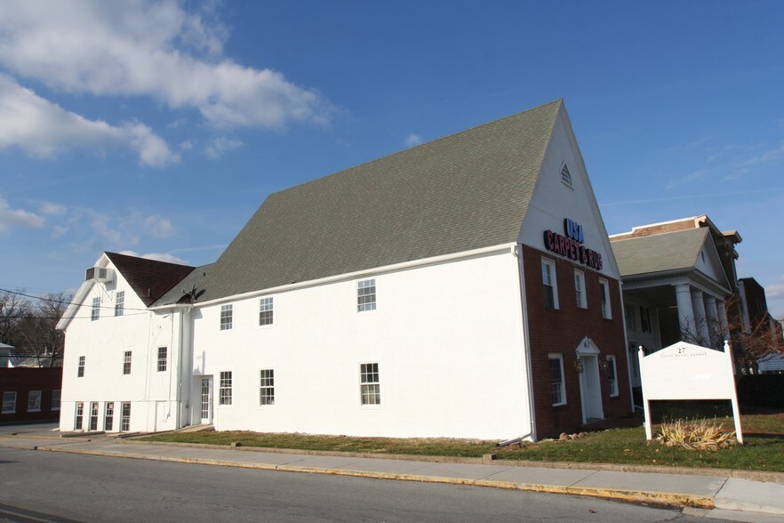 More Photos Of 27 S Royal Ave, Front Royal Medical For Lease