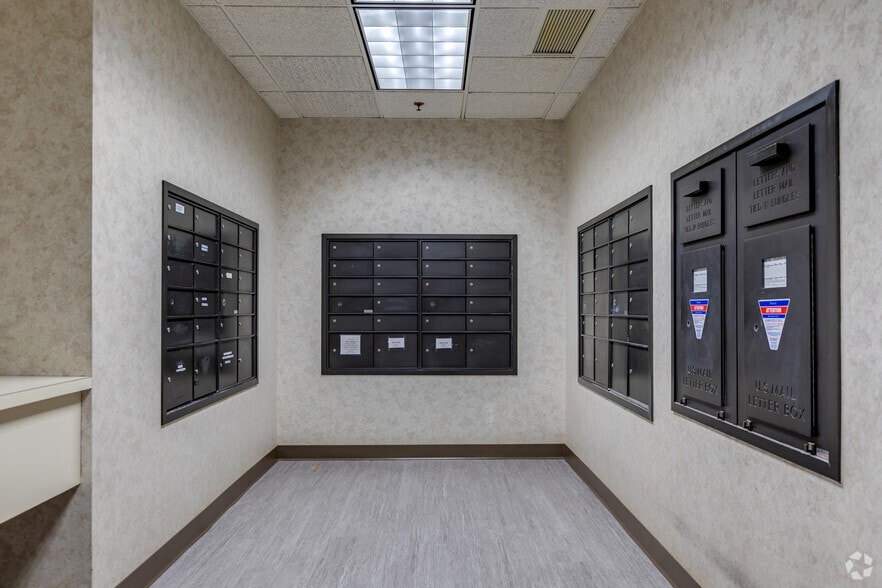 More Photos Of 7130-7140 S Lewis Ave, Tulsa Unknown For Lease