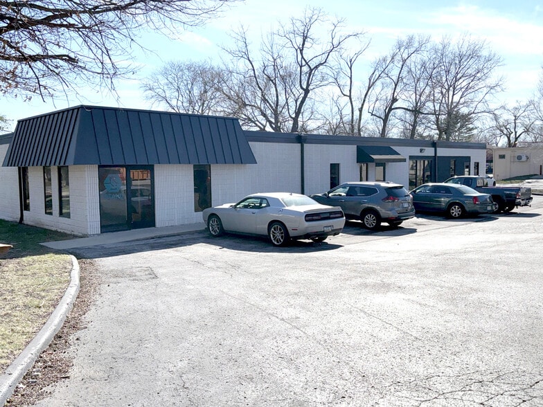 Primary Photo Of 8230-8238 Robinson St, Overland Park Office For Sale