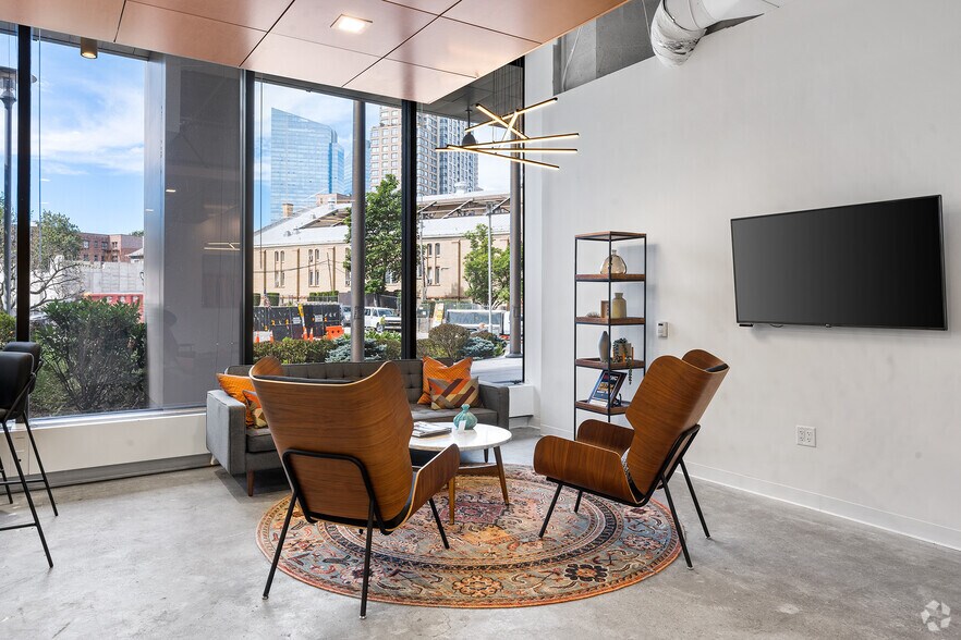 More Photos Of 44 S Broadway, White Plains Coworking Space