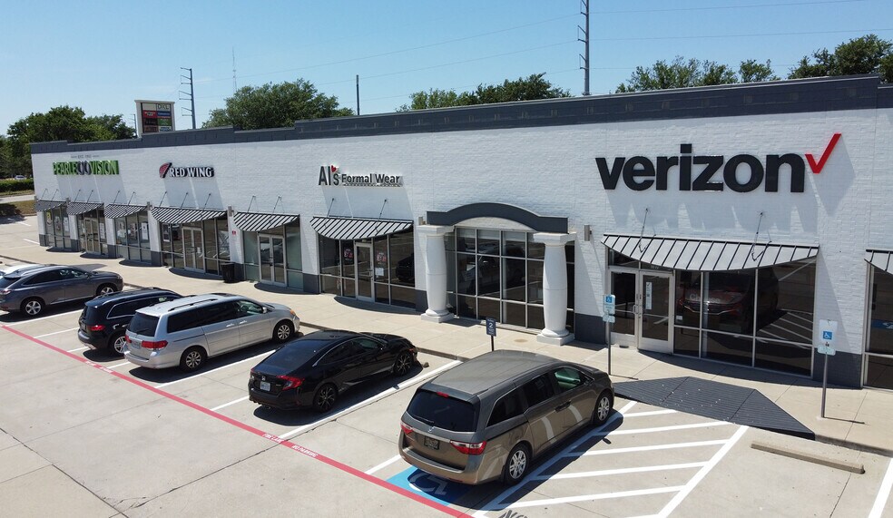 More Photos Of 2403 S Stemmons Fwy, Lewisville General Retail For Lease