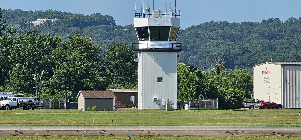 More Photos Of 45B Miry Brook Rd, Danbury Manufacturing For Sale