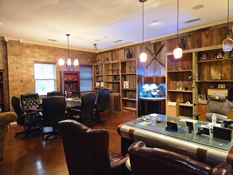 More Photos Of 4462 Bretton Ct NW, Acworth Flex For Sale