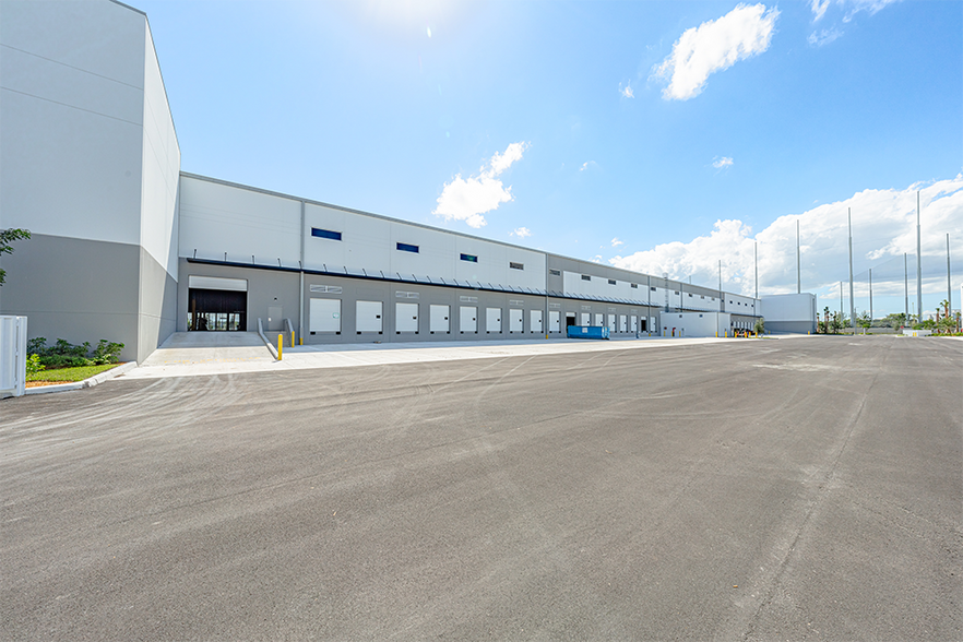 More Photos Of 311 Racetrack Loop, Pompano Beach Unknown For Lease