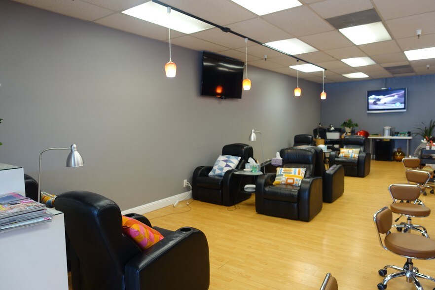 More Photos Of 2055-2057 Market St, San Francisco Storefront Retail Office For Sale