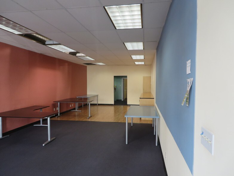 More Photos Of 1620-1622 Wilshire Blvd, Santa Monica Storefront Retail Office For Lease