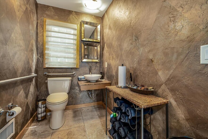 More Photos Of 299 E Northfield Rd, Livingston Medical For Sale