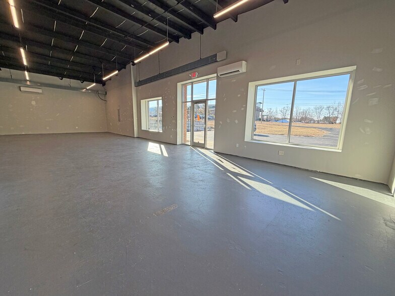 More Photos Of 183-187 Route 108, Somersworth Storefront For Lease