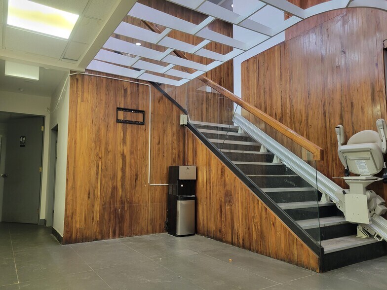 More Photos Of 13617 38th Ave, Flushing Storefront Retail Office For Lease