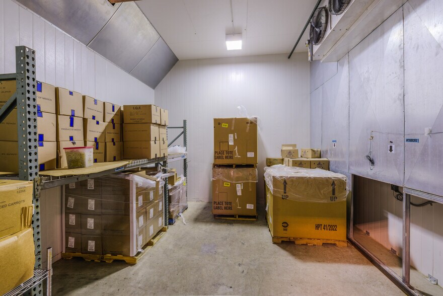 More Photos Of 573 S Arthur Ave, Louisville Warehouse For Lease