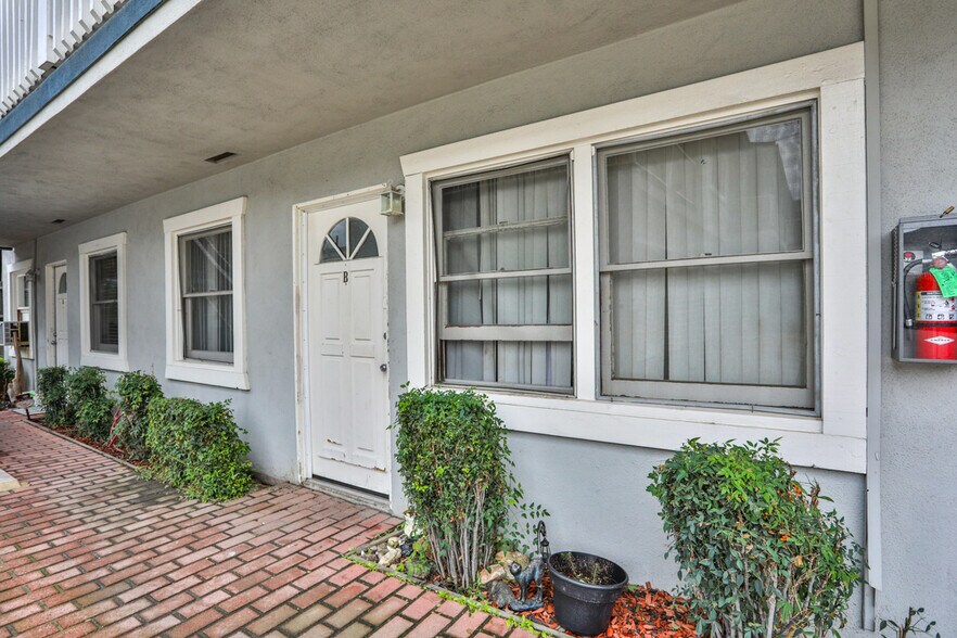More Photos Of 310 W Mountain View Ave, Glendora Apartments For Sale