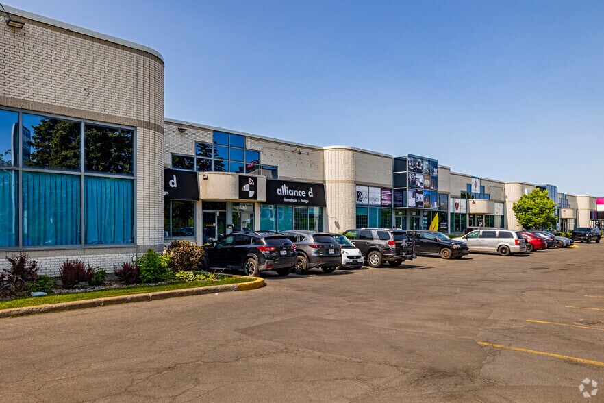 More Photos Of 3225-3285 Jean-Béraud, Laval General Retail For Sale