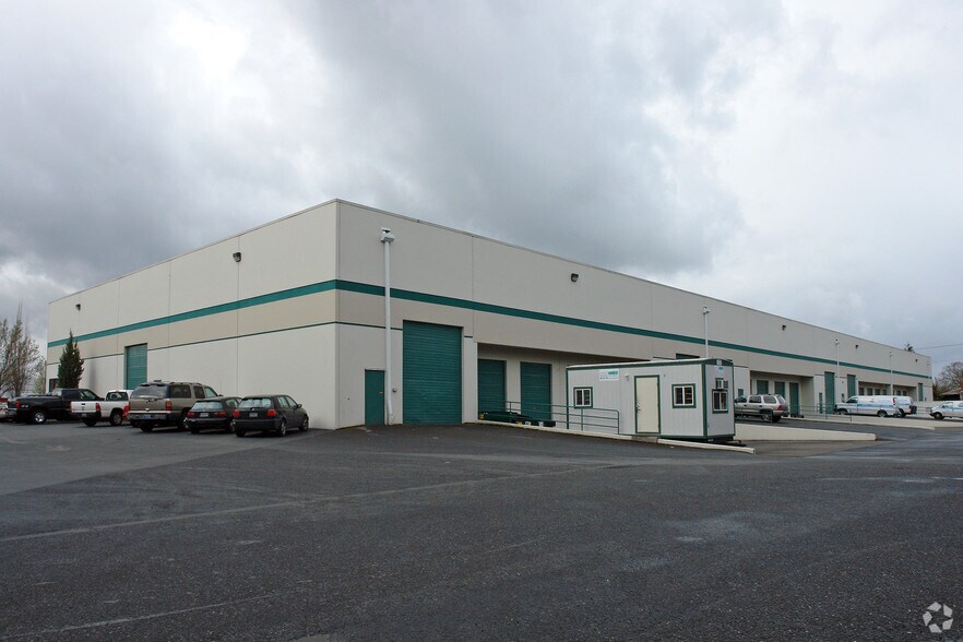 More Photos Of 14811 NE Airport Way, Portland Warehouse For Lease