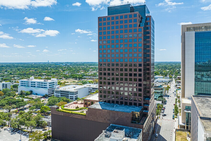 More Photos Of 110 SE 6th St, Fort Lauderdale Office For Lease