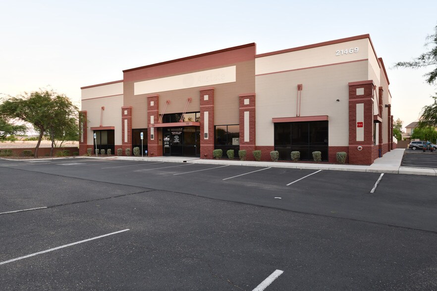 More Photos Of 21461 N 78th Ave, Peoria Manufacturing For Lease