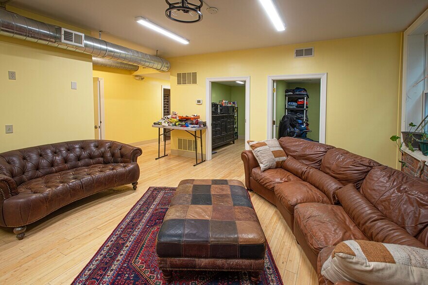 More Photos Of 270 Pleasant St, Northampton Office For Sale